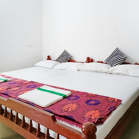 Alma Homestay Mararikulam Bagian luar foto