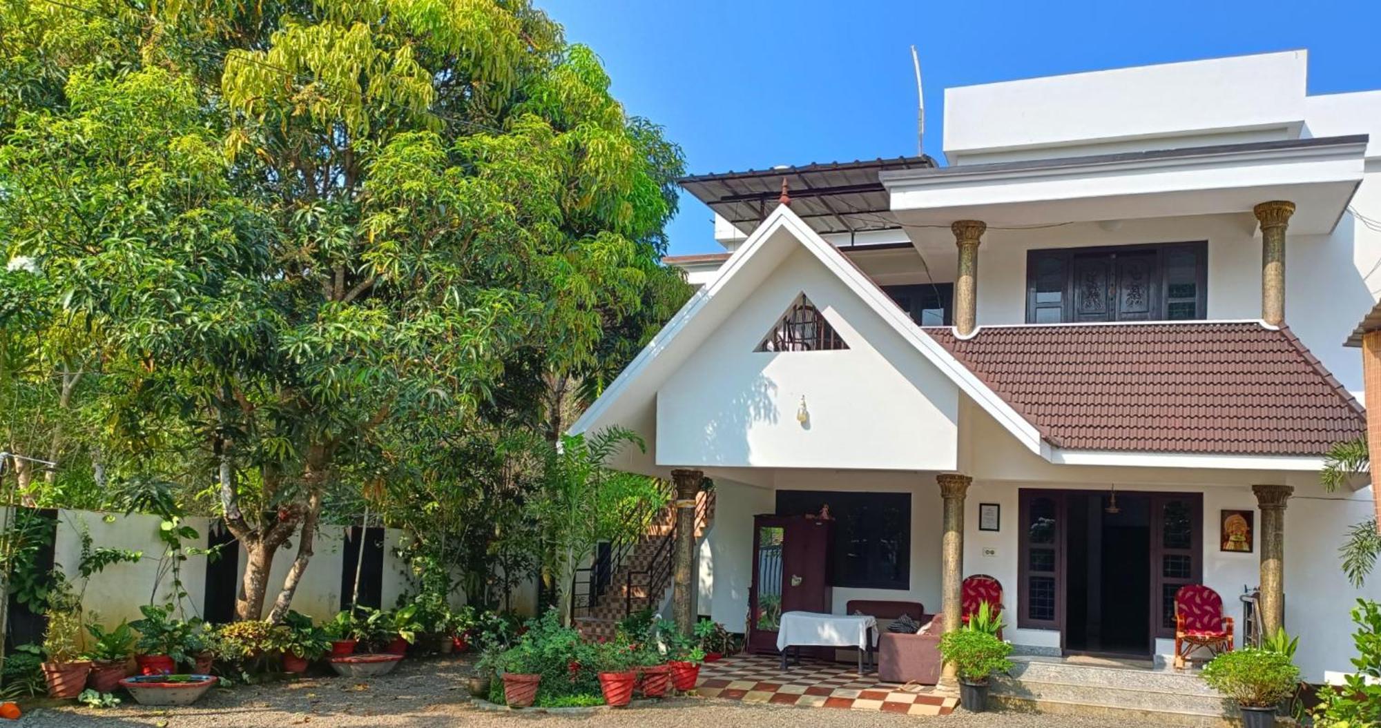 Alma Homestay Mararikulam Bagian luar foto