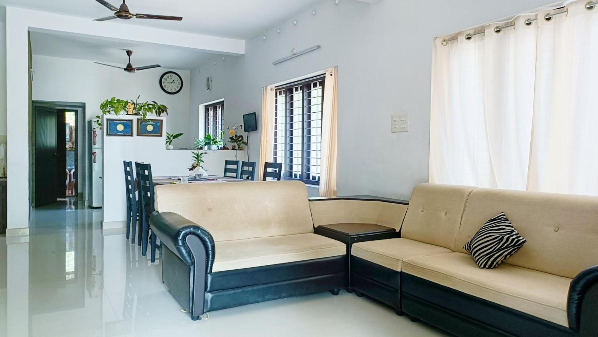 Alma Homestay Mararikulam Bagian luar foto