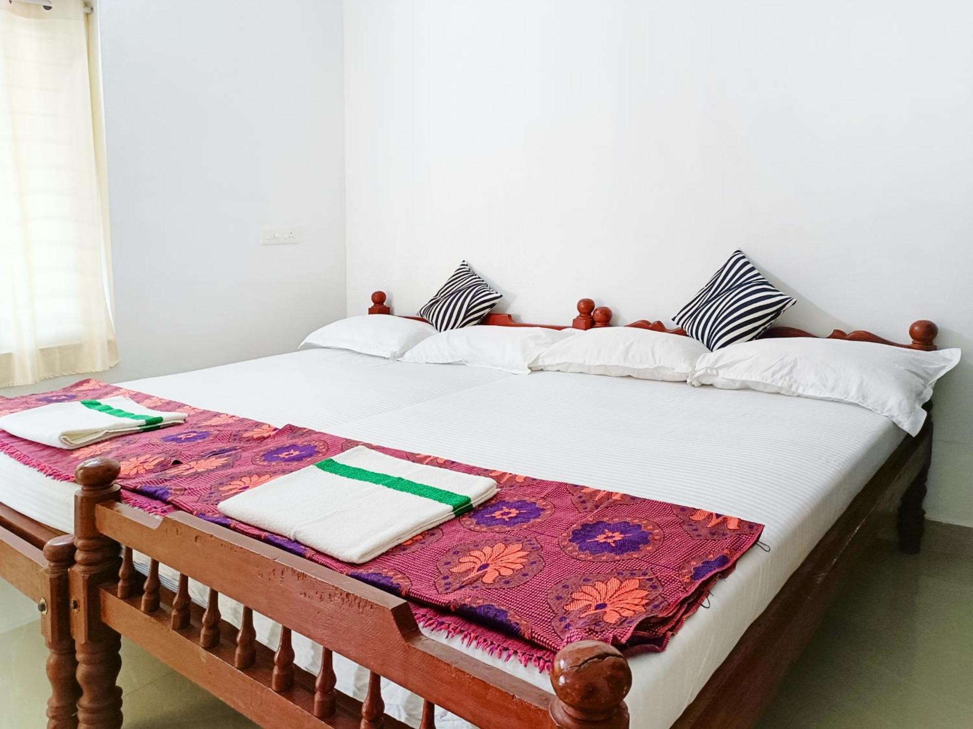 Alma Homestay Mararikulam Bagian luar foto