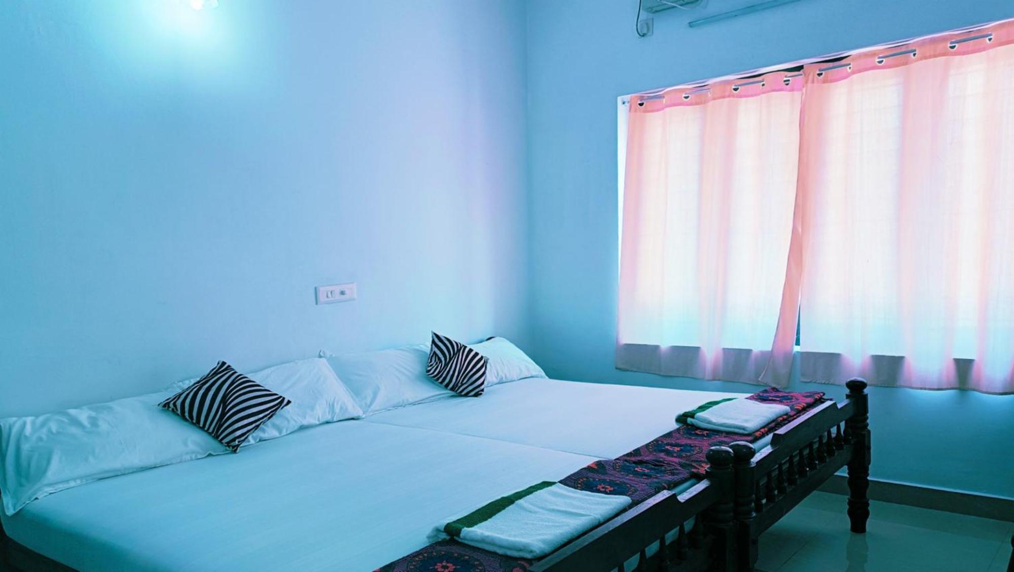 Alma Homestay Mararikulam Bagian luar foto