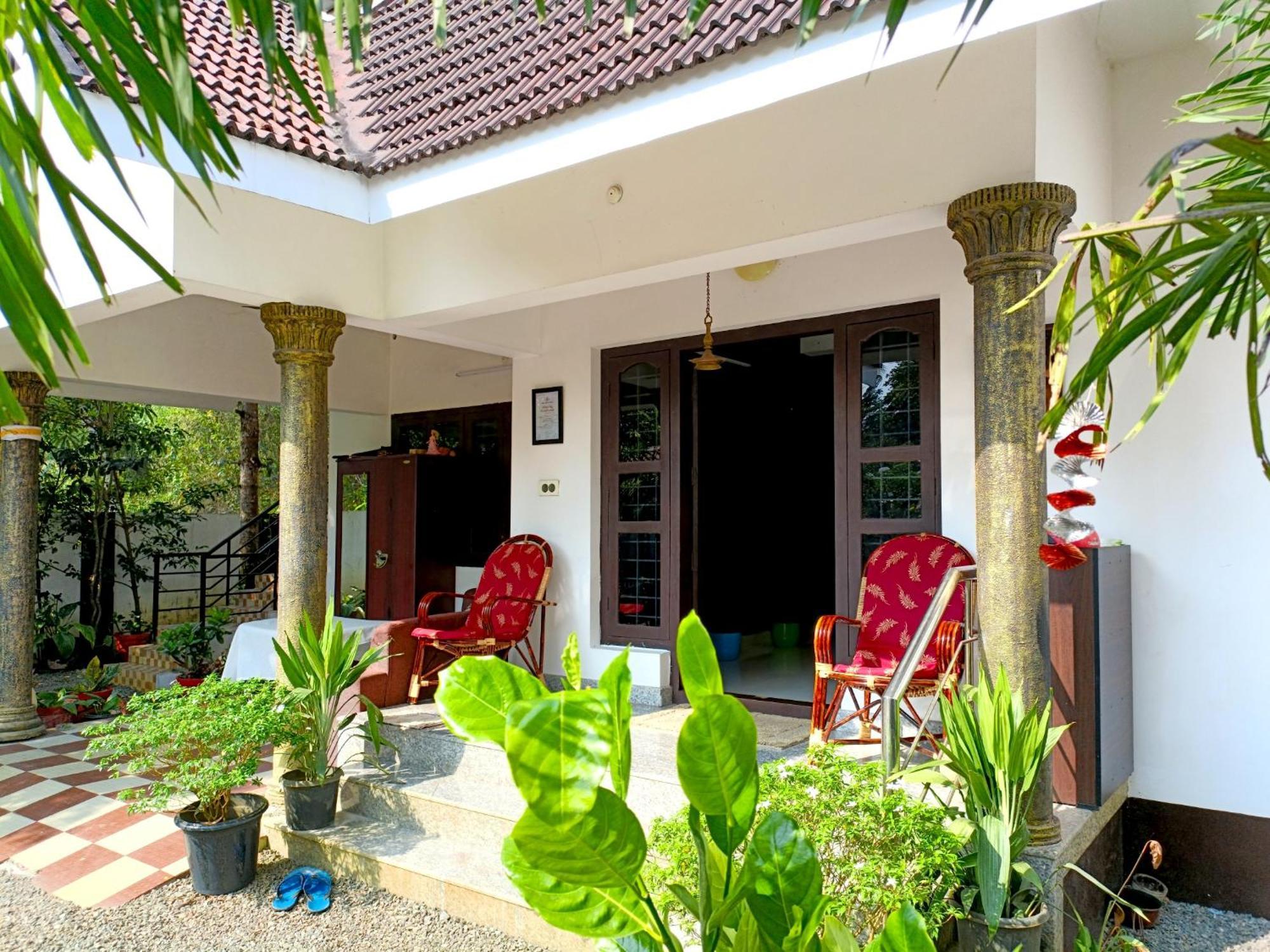 Alma Homestay Mararikulam Bagian luar foto