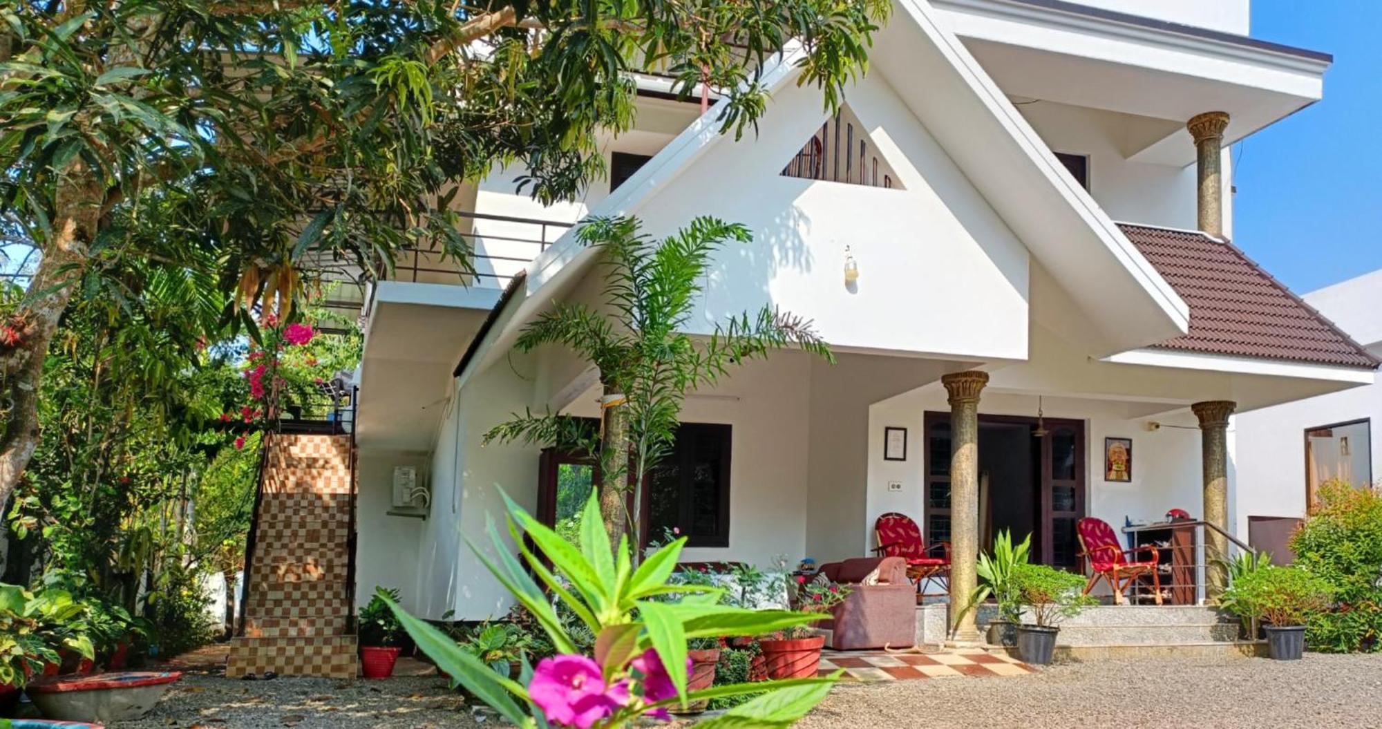Alma Homestay Mararikulam Bagian luar foto