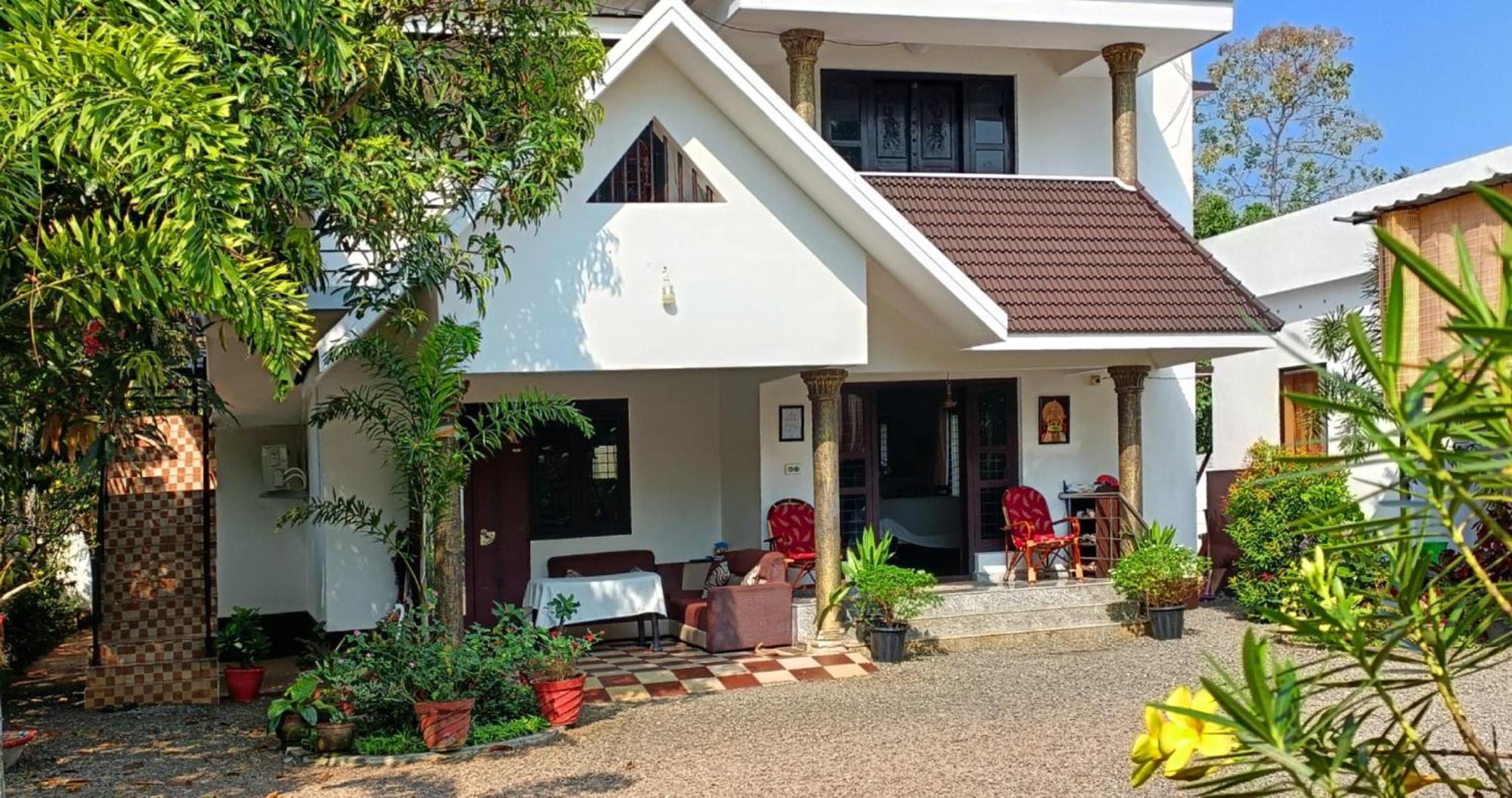 Alma Homestay Mararikulam Bagian luar foto