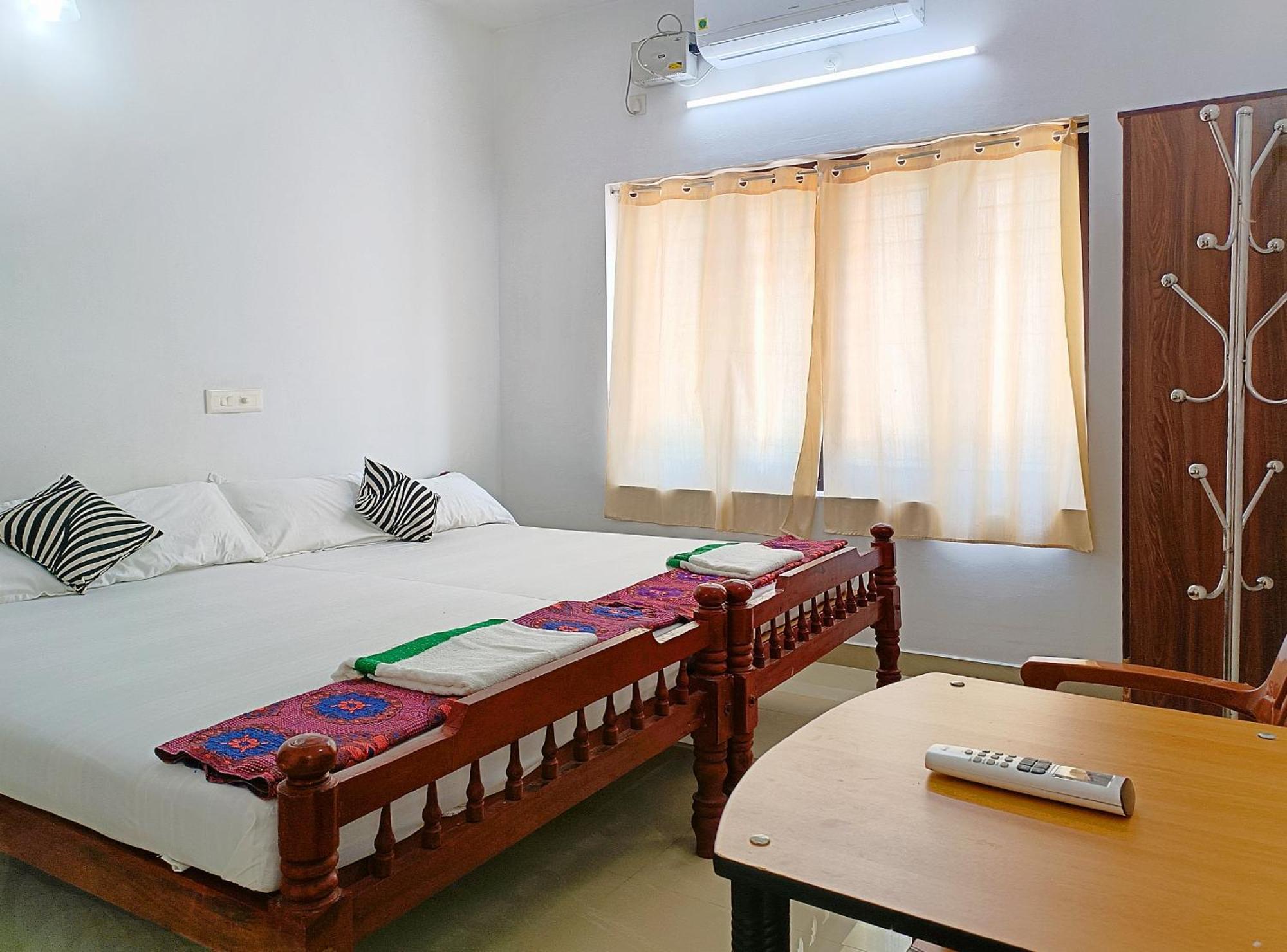 Alma Homestay Mararikulam Bagian luar foto