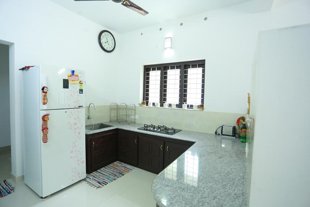 Alma Homestay Mararikulam Bagian luar foto